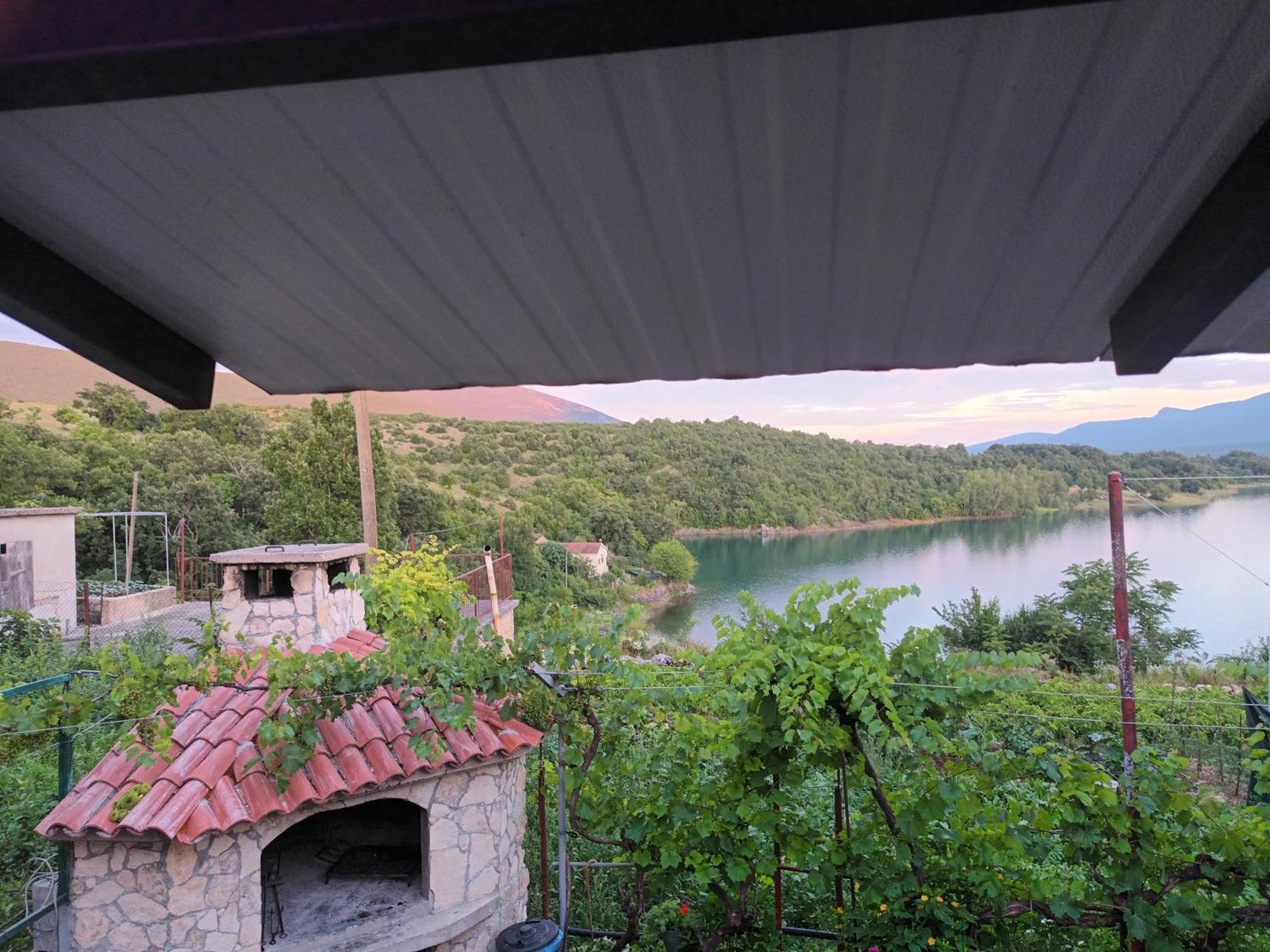 Brnara Kravarica Vrlika Exteriér fotografie